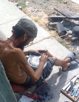 El exdocente de Guantánamo aseguró que sus ingresos en Cuba deben repartirse entre comida, medicamentos y otros gastos domésticos, sin alcanzar para cubrir necesidades básicas. (Cortesía:Cubanet)