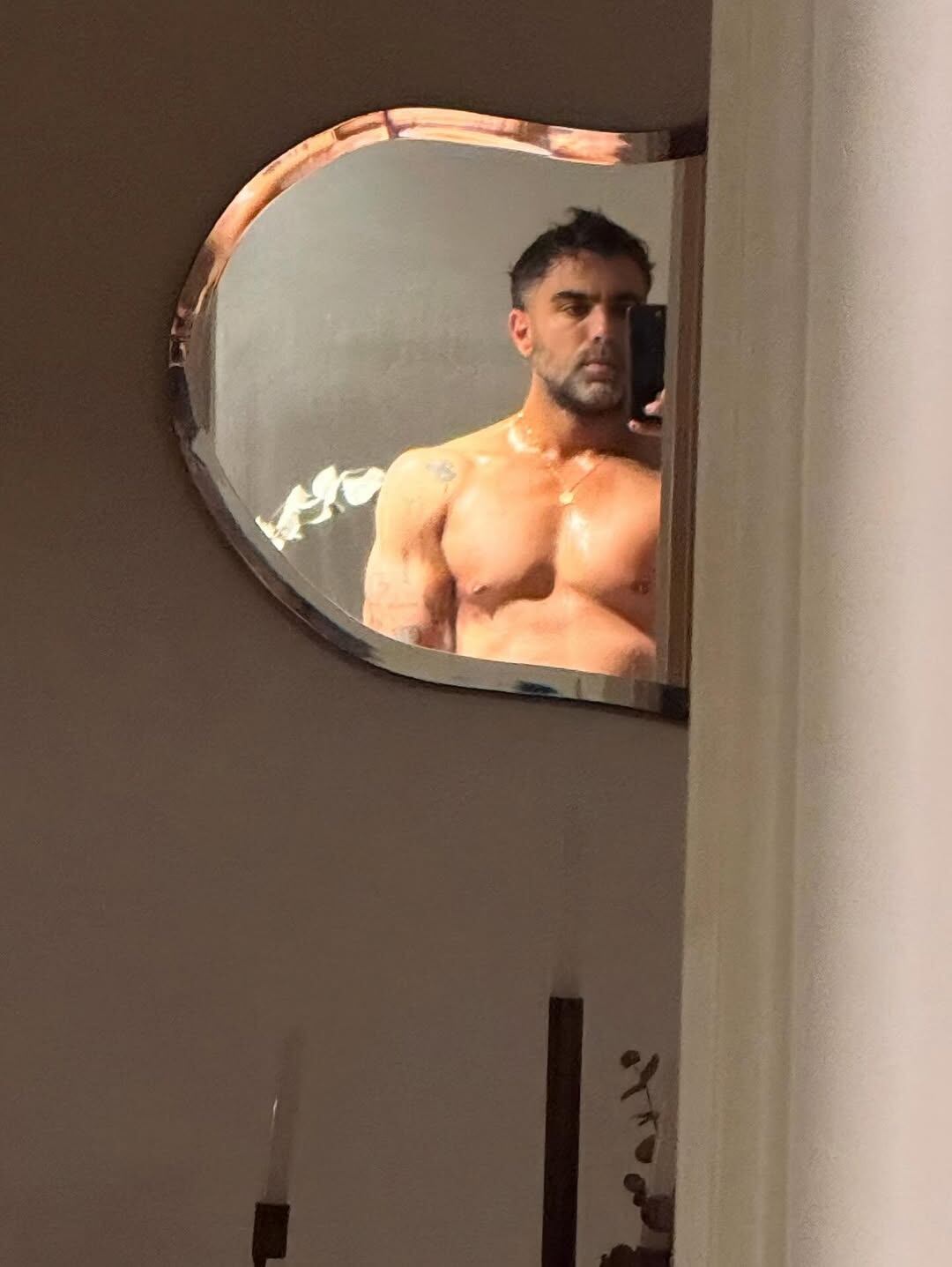 Recuperado y enfocado en nuevos proyectos, Peluca reapareció con un tono más sereno