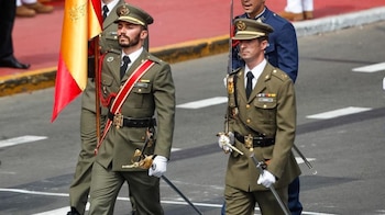 El capitán Pedro Huarte y su equipo llamaron la atención en Lima con sus uniformes de gala y se mostraron agradecidos por la hospitalidad recibida en las Fiestas Patrias.