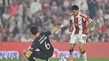 River Plate pierde con Huracán en el Monumental y no puede acercarse a la cima de su zona en el Torneo Clausura