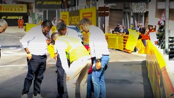 El problema con el asfalto levantado que causó choques, abandonos y una bandera roja en el GP de Mónaco de la Fórmula 1