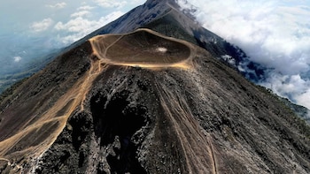 Muere un adolescente de 17 años durante el ascenso al volcán Acatenango en Guatemala