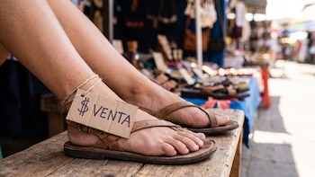 Ganar dinero vendiendo fotos de pies: así funciona el negocio digital que llegó para quedarse