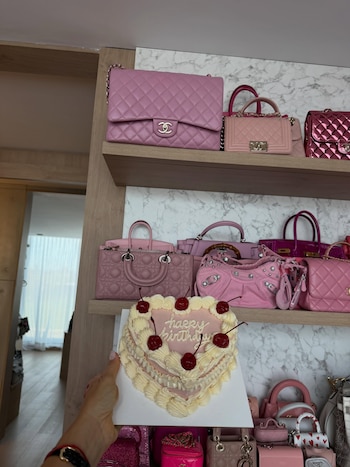 La colección de carteras rosas de Zaira Nara que mostró en su último posteo