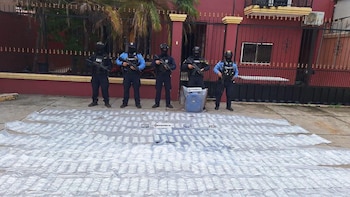 Hallan caleta con más de 8 mil dosis de droga presuntamente vinculada a la MS-13 en Honduras