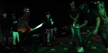 Varios jóvenes exhiben en el