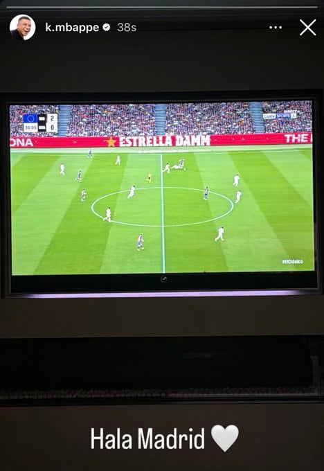 Kylian Mbappé publicó una historia viendo el partido entre Real Madrid y Barcelona, expresando su apoyo al equipo blanco mientras perdía 2-0 (Instagram)
