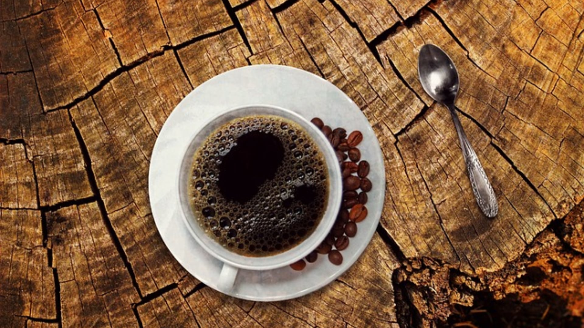 Las personas pueden tomar café sin preocupaciones, siempre y cuando conozcan los métodos para quitar manchas. (Pixabay)