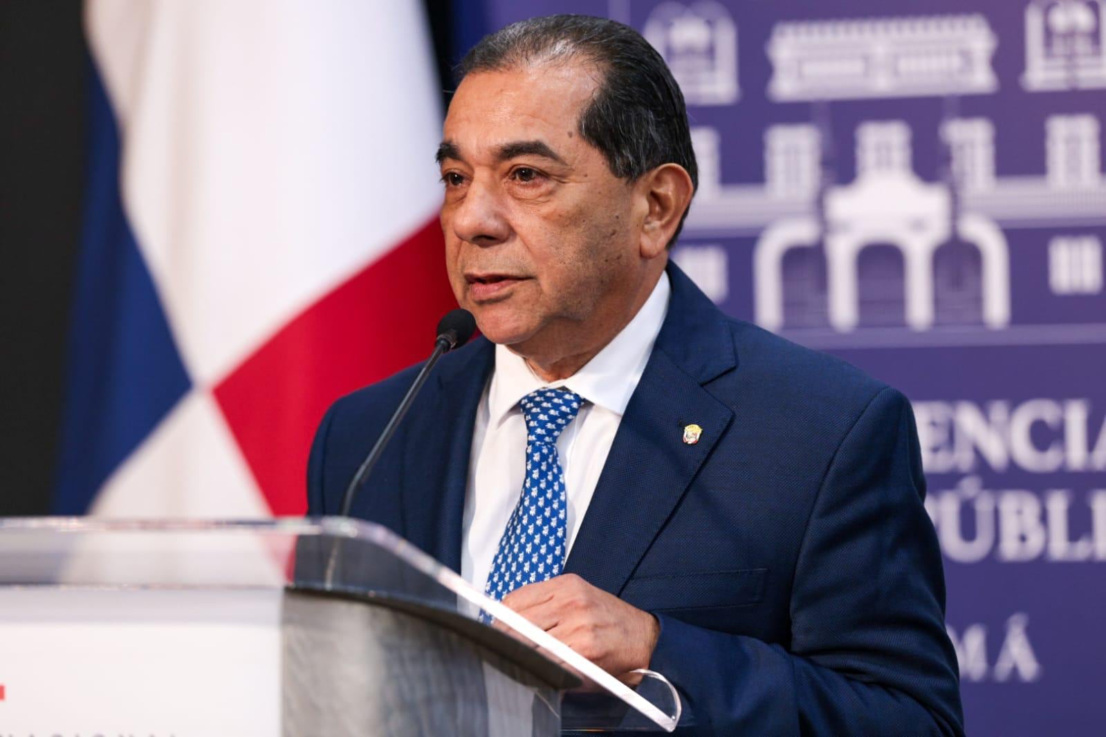Ventura Vega confirmó que el Meduca continuará con la adquisición de computadoras para estudiantes del sistema público. Tomada de Presidencia