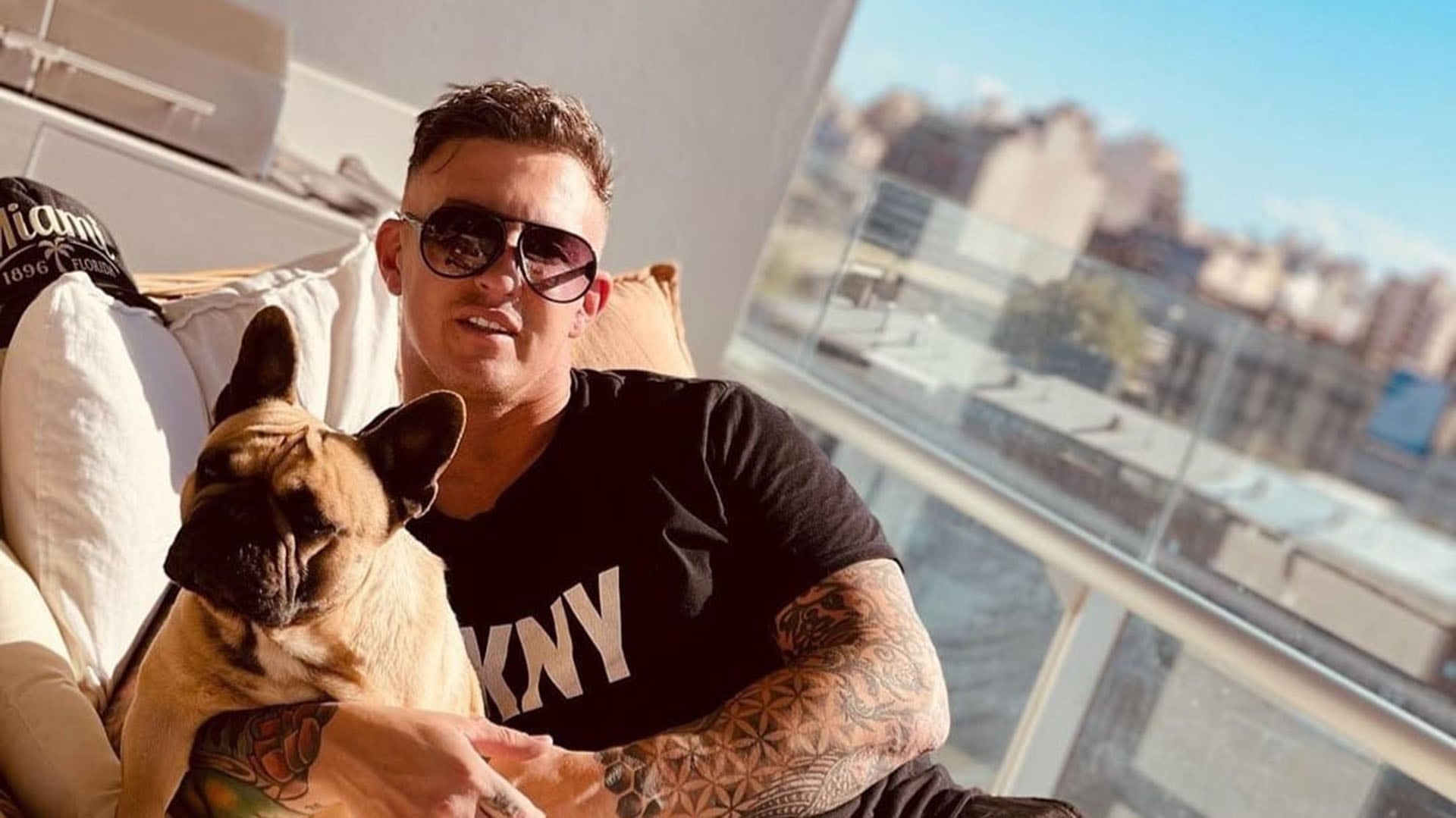 Fernando Pérez Algaba y su perro Kupper