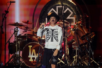 Anthony Kiedis, vocalista de Red Hot Chili Peppers, y Shane Powers, amigo cercano y también figura de la banda, lanzan marca de café. REUTERS/Daniel Cole