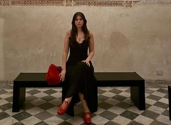 La anécdota viral de un tour fallido por un vestido - crédito @isabelariverav/IG