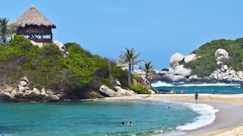 A una hora de Santa Marta está la playa colombiana que entró al top 50 mundial: quedó entre las mejores de 2026