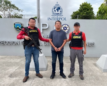 Las autoridades de Honduras capturaron en San Pedro Sula a un ciudadano mexicano acusado de acceder de forma ilícita a sistemas de cajeros automáticos para retirar efectivo sin tarjeta bancaria.