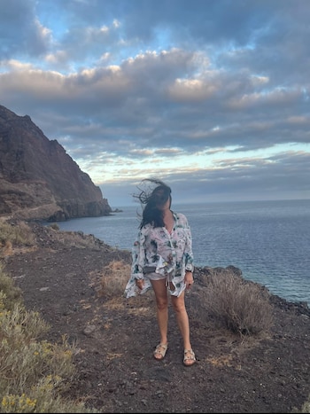 Candela Peña en la isla de El Hierro. (Instagram @candela_penya)