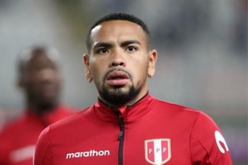 Alexander Callens suma nueve partidos con la selección peruana en Eliminatorias. Foto: FPF.