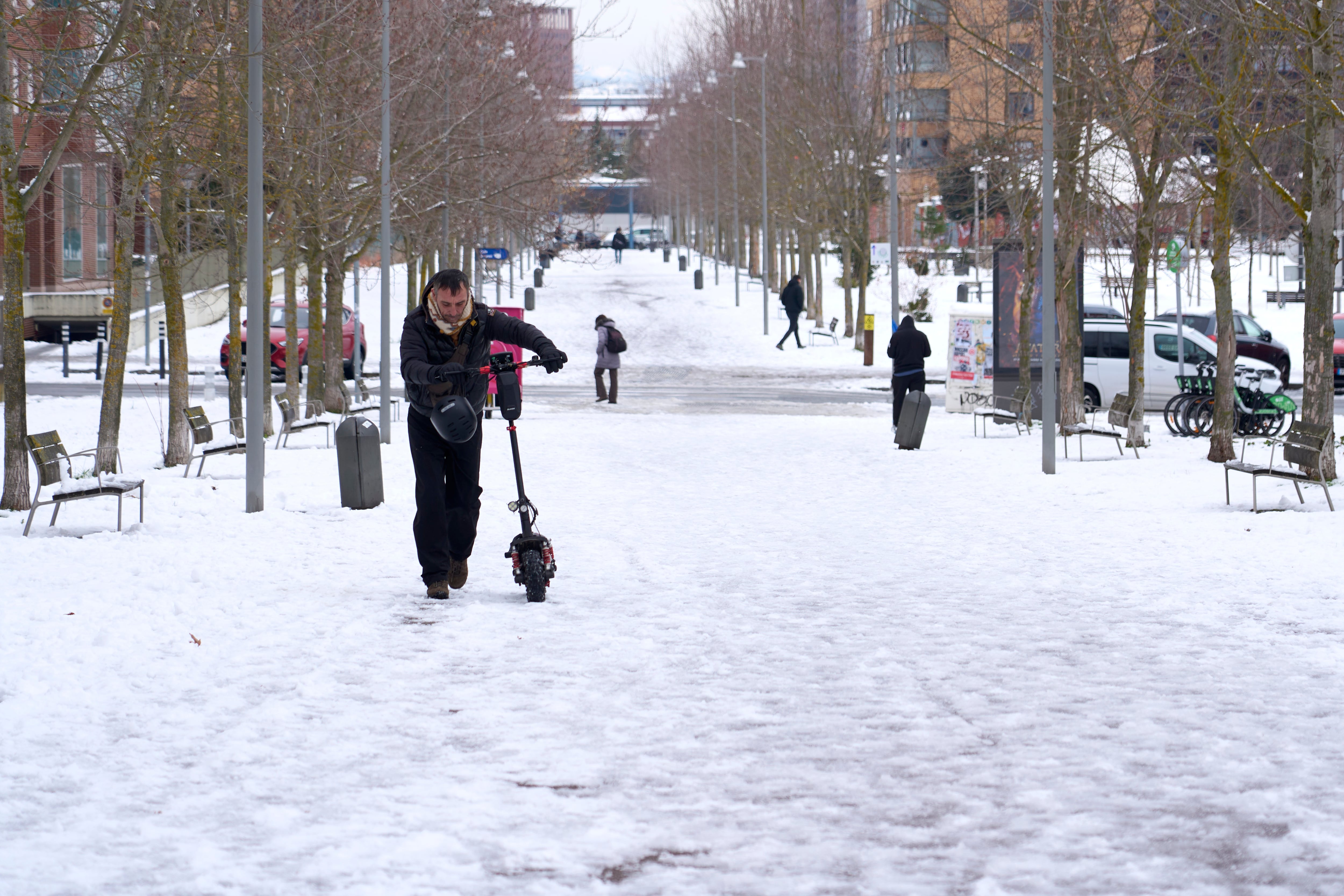 Borrasca Goretti azota a 17 provincias en España con nieve, viento y oleaje