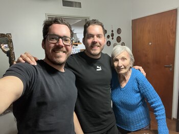 "Con nuestra tía abuela Lillian,