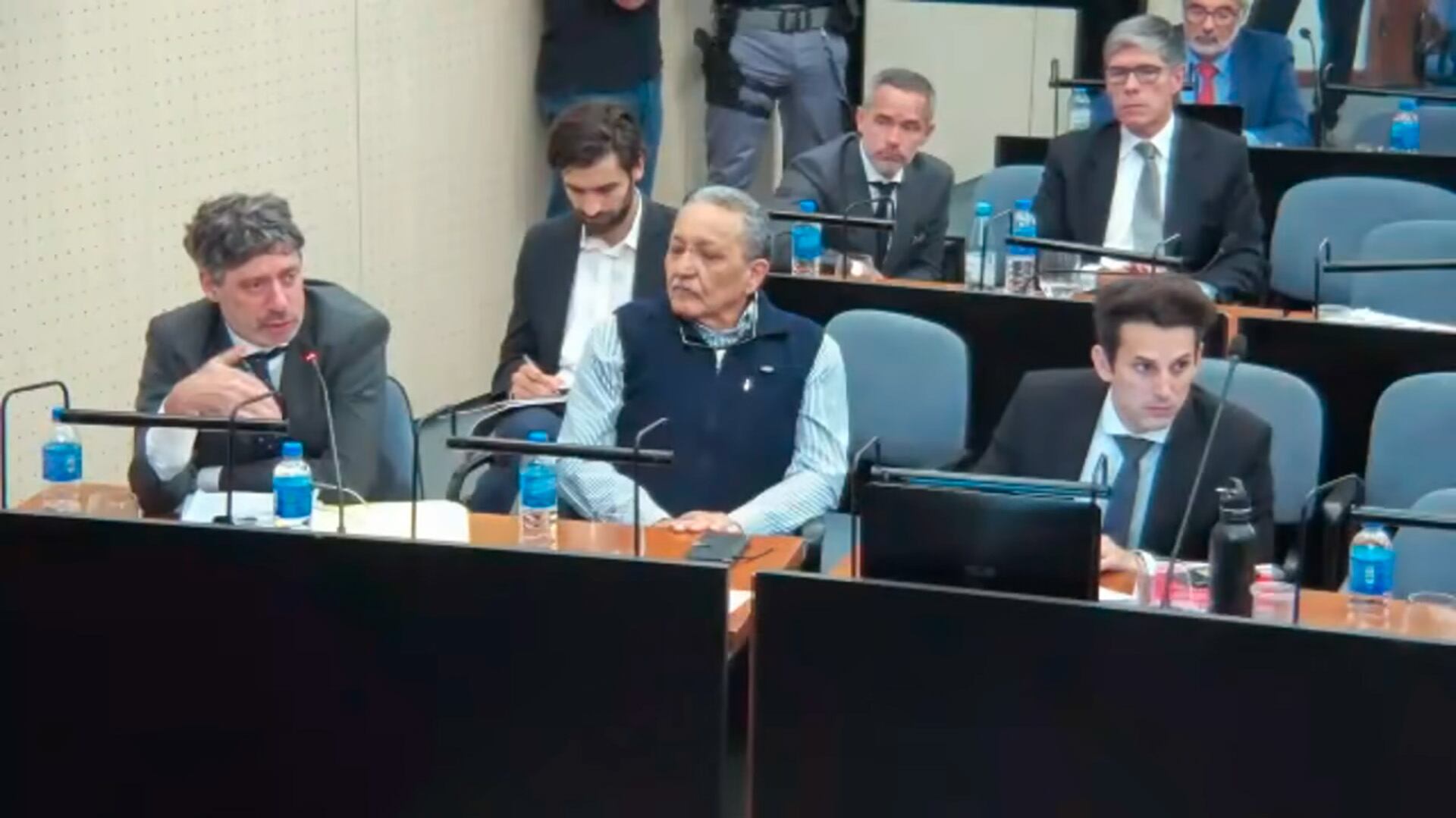 Oscar Centeno en la sala de audiencias de Comodoro Py 2002