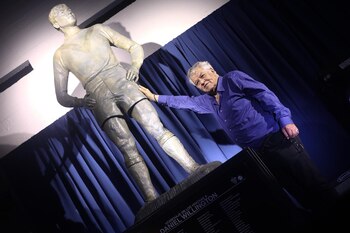 Daniel Alberto Willington junto a