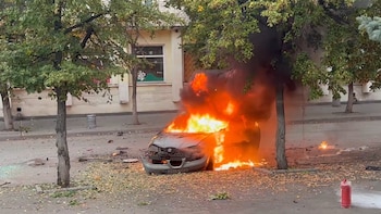 Un “dron kamikaze ruso” impacta contra un vehículo en el que viajaban varios periodistas en Ucrania, entre ellos un español