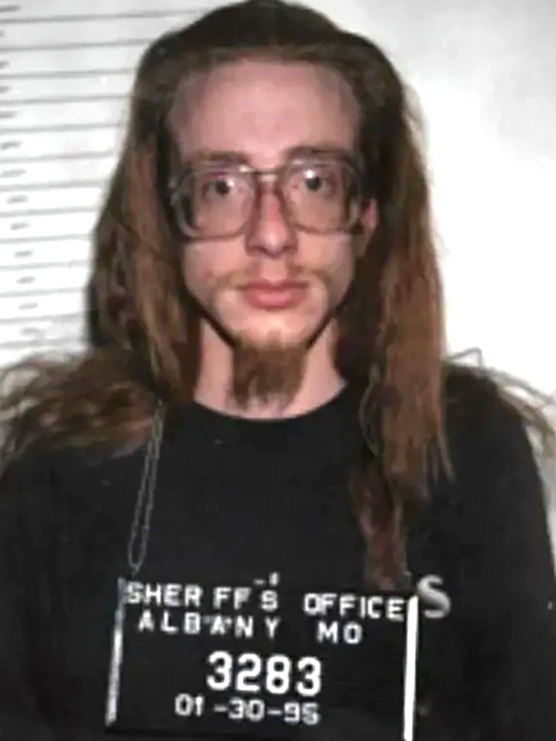 Mike Marcum, autodidacta de Missouri, intentó crear una máquina del tiempo desde su garaje usando herramientas caseras y conocimientos básicos de electricidad