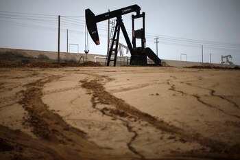 El petróleo retrocedió 27% desde