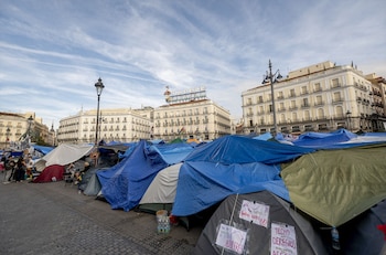 Tiendas de campaña en la Puerta del Sol. (Alberto Ortega / Europa Press)