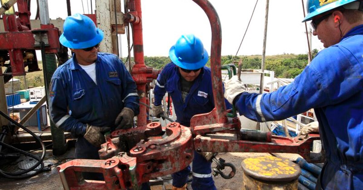 ¡Alerta en Colombia! Proyecciones Petroleras del Gobierno Petro en Conflicto con el Mercado: ¿Riesgo para las Finanzas Nacionales?