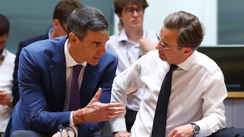 El primer ministro sueco califica de "muy mala idea" las políticas de regularización de España