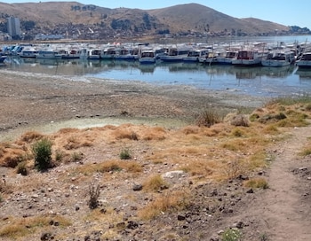 El lago Titicaca registra niveles