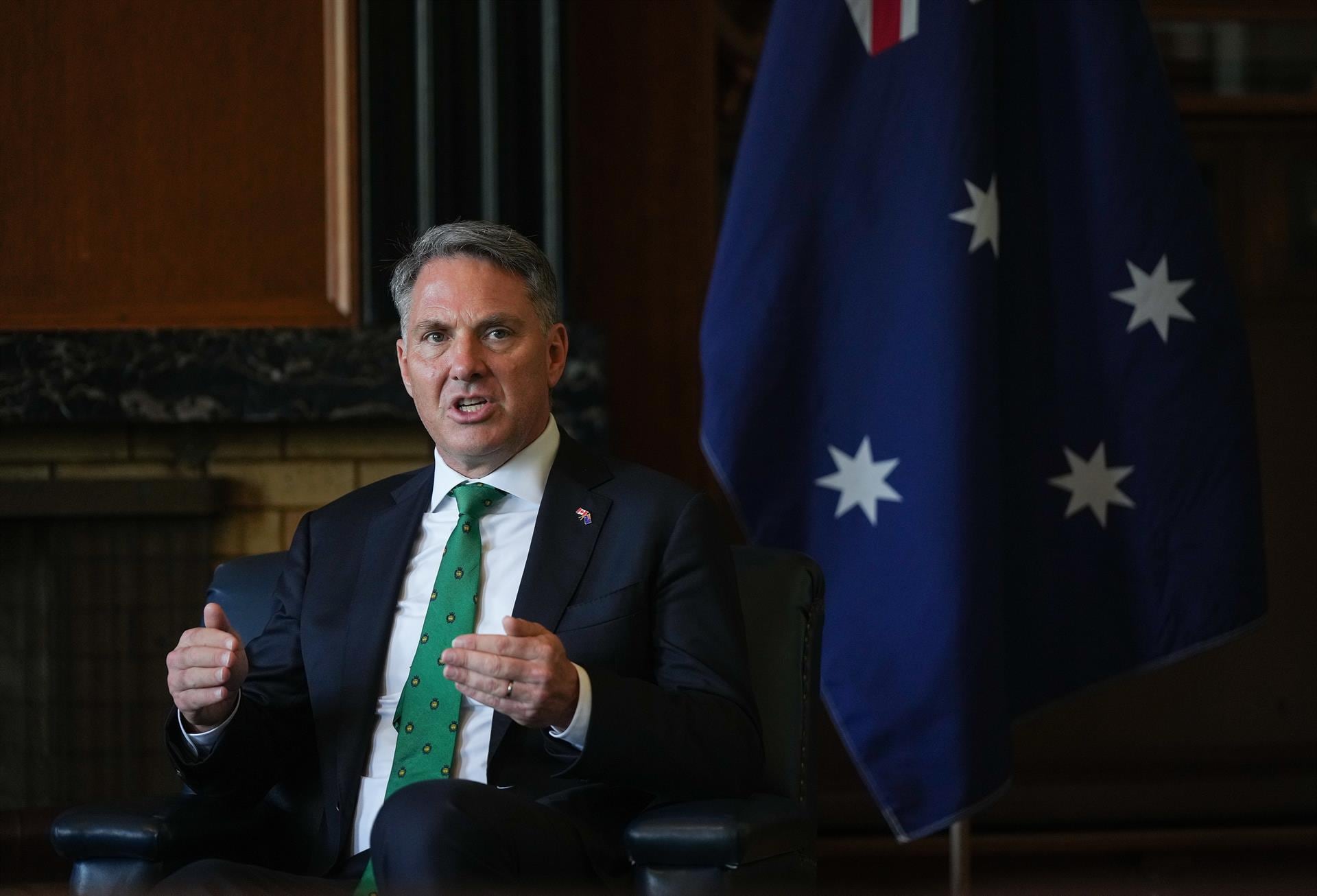 China denuncia como "irresponsables" las críticas de Australia al auge militar de Pekín