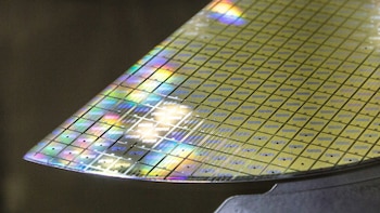 STMicroelectronics eleva a casi el doble su previsión de ingresos anuales por la demanda de la IA