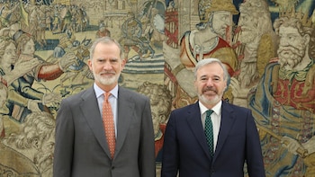 El rey Felipe VI contacta con Azcón para expresarle su preocupación por el incendio de Huesca