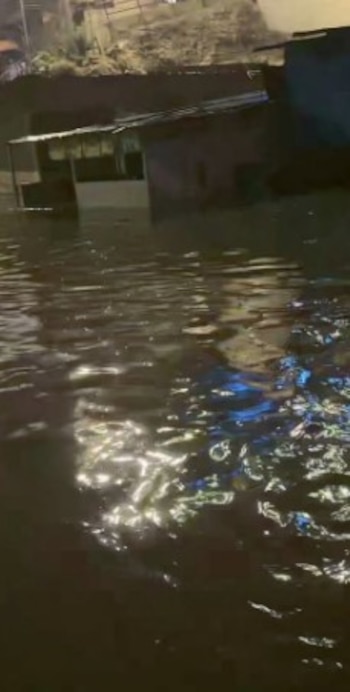 Villa El Salvador: declaran emergencia por inundaciones y anuncian obras para solucionar colapso del colector. Captura: Facebook.