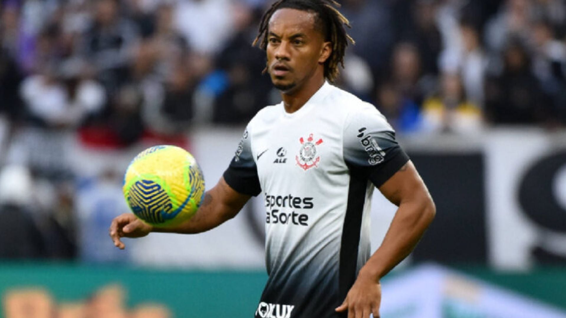 La directiva del club paulista anunció la salida del entrenador brasileño a solo cuatro días del debut en la Copa Libertadores, dejando a André Carrillo y todo el plantel sumidos en un ambiente de incertidumbre y presión creciente (X / @Corinthians)