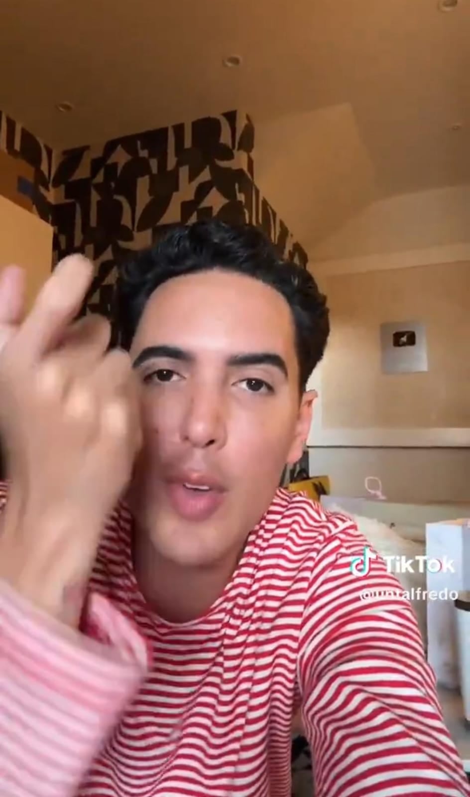 El influencer declaró que ignora los comentarios negativos en redes. Foto: (Captura de pantalla)