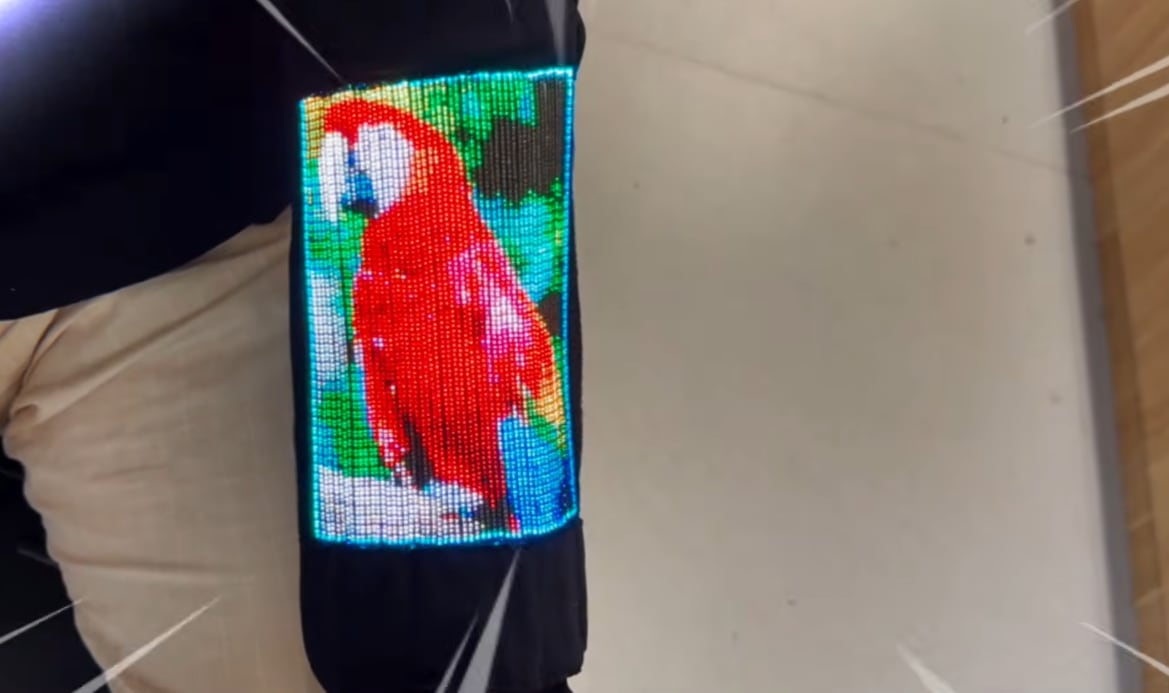 La pantalla táctil de la ropa se encuentra integrado a diferentes aplicaciones. (NUS)