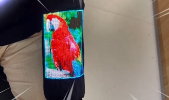 La pantalla táctil de la ropa se encuentra integrado a diferentes aplicaciones. (NUS)