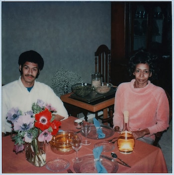 Marion Stokes junto a Michael,