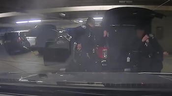 Policía de Pasadena dispara a compañero que le apuntó con arma cargada en broma capturas