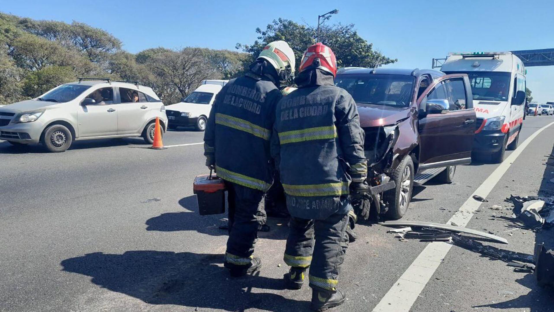 Bomberos participaron del operativo.