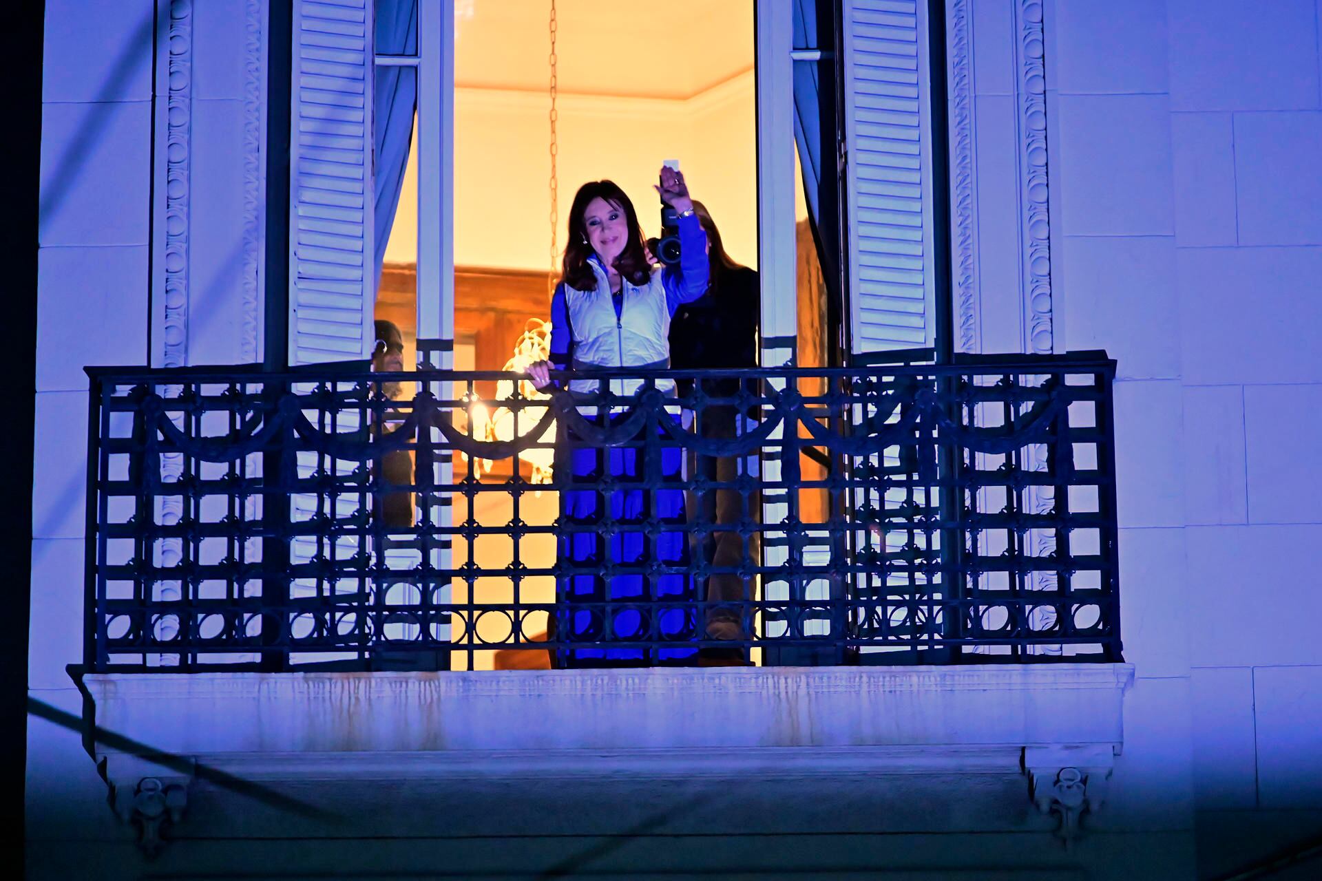 Cristina Kirchner cuestionó a Kicillof por el desdoblamiento y generó enojo en el MDF (EFE/Matías Martin Campaya)