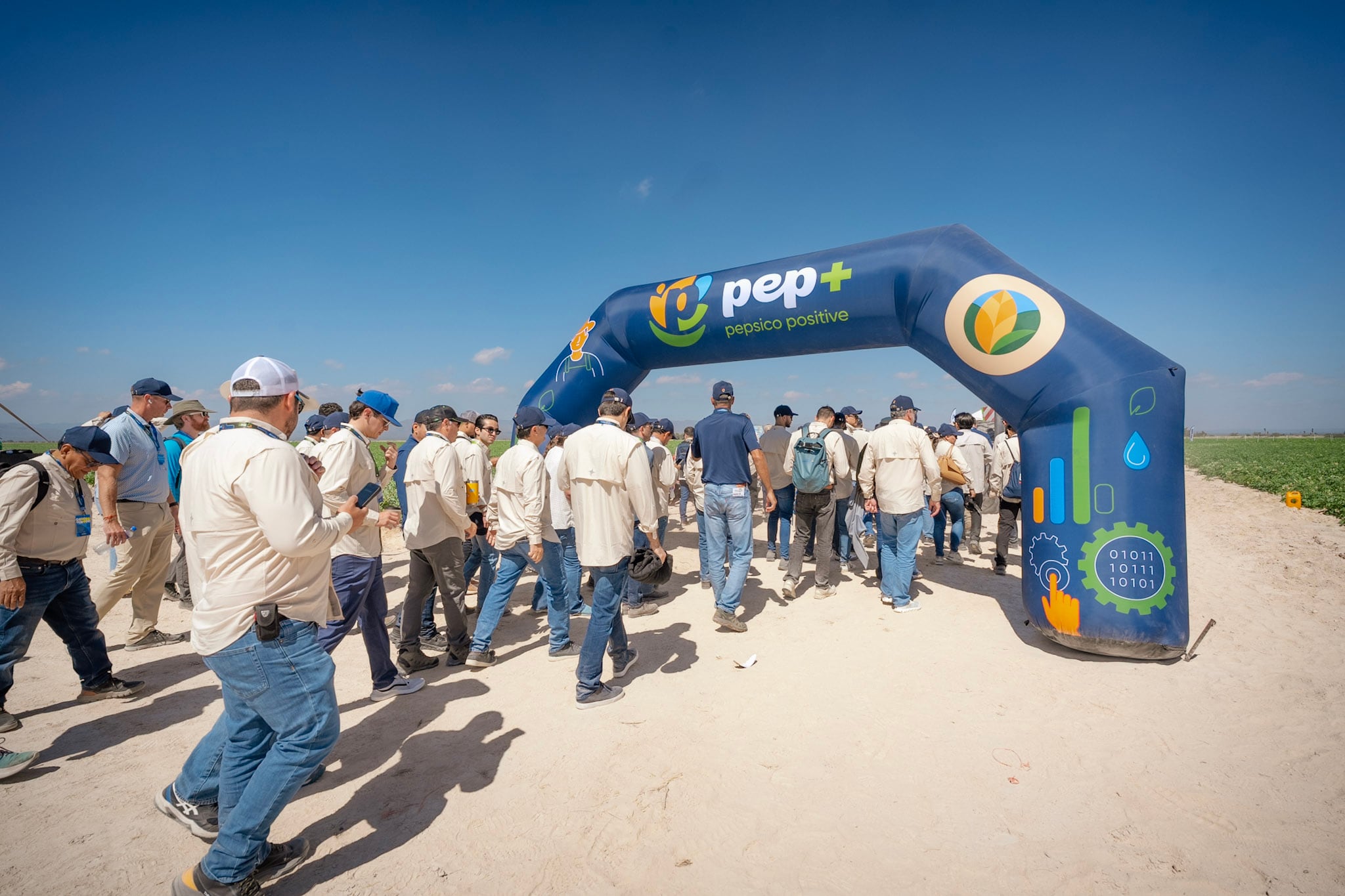 Participantes del evento exploraron nuevas herramientas para impulsar la sostenibilidad agrícola en la región. (Cortesía PepsiCo)
