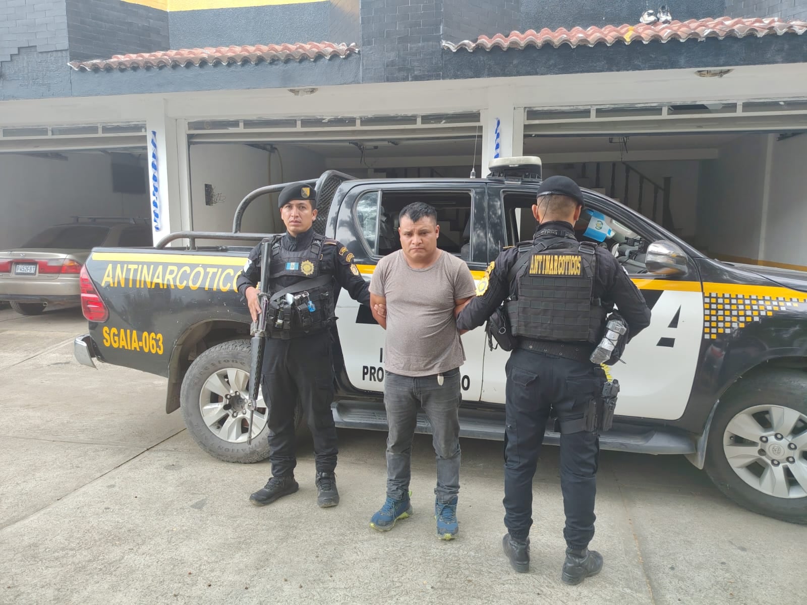 Gregorio Gómez Paiz, guatemalteco de 44 años, fue detenido en Chiapas y entregado a Guatemala. Se le señala de tráfico de armas. (Cortesía para Infobae América)