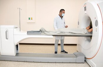El contrato entre la CCSS y la UCR establece la atención anual de 3.500 pacientes oncológicos con estudios PET/CT a precios accesibles. Crédito: UCR