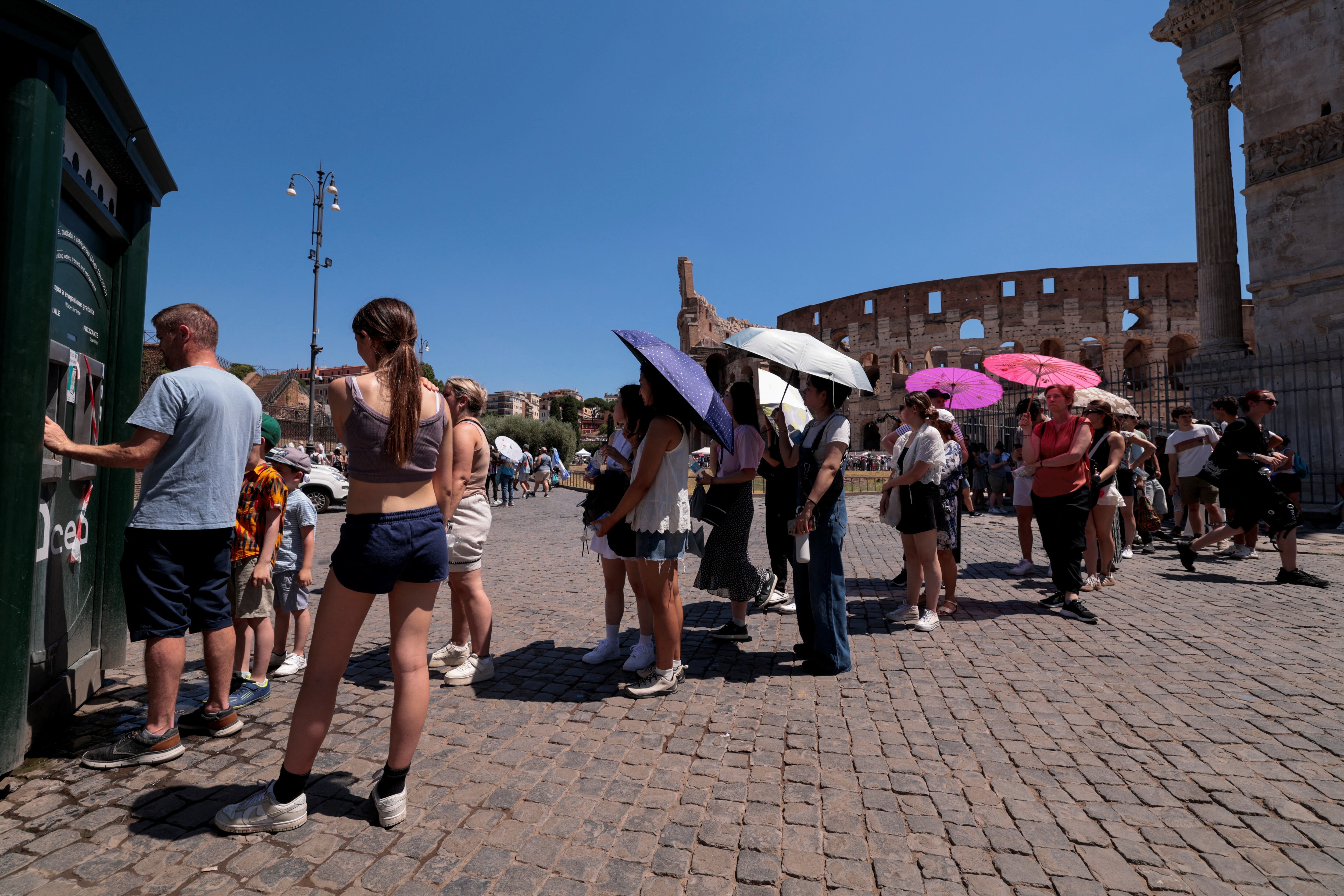 Las ciudades mal adaptadas al cambio climático se convierten en trampas térmicas, advierte ISPRA (REUTERS/Remo Casilli)