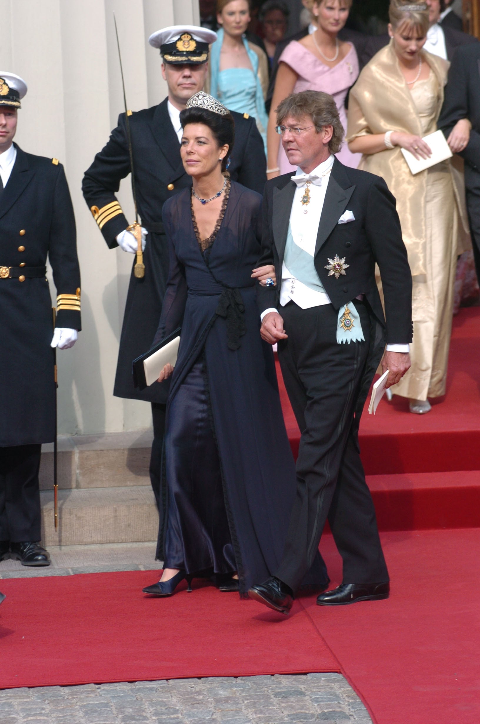 Ernesto de Hannover y Carolina de Mónaco en la boda de Mary Donaldson y Federico de Dinamarca, celebrada en 2004 (Europa Press)