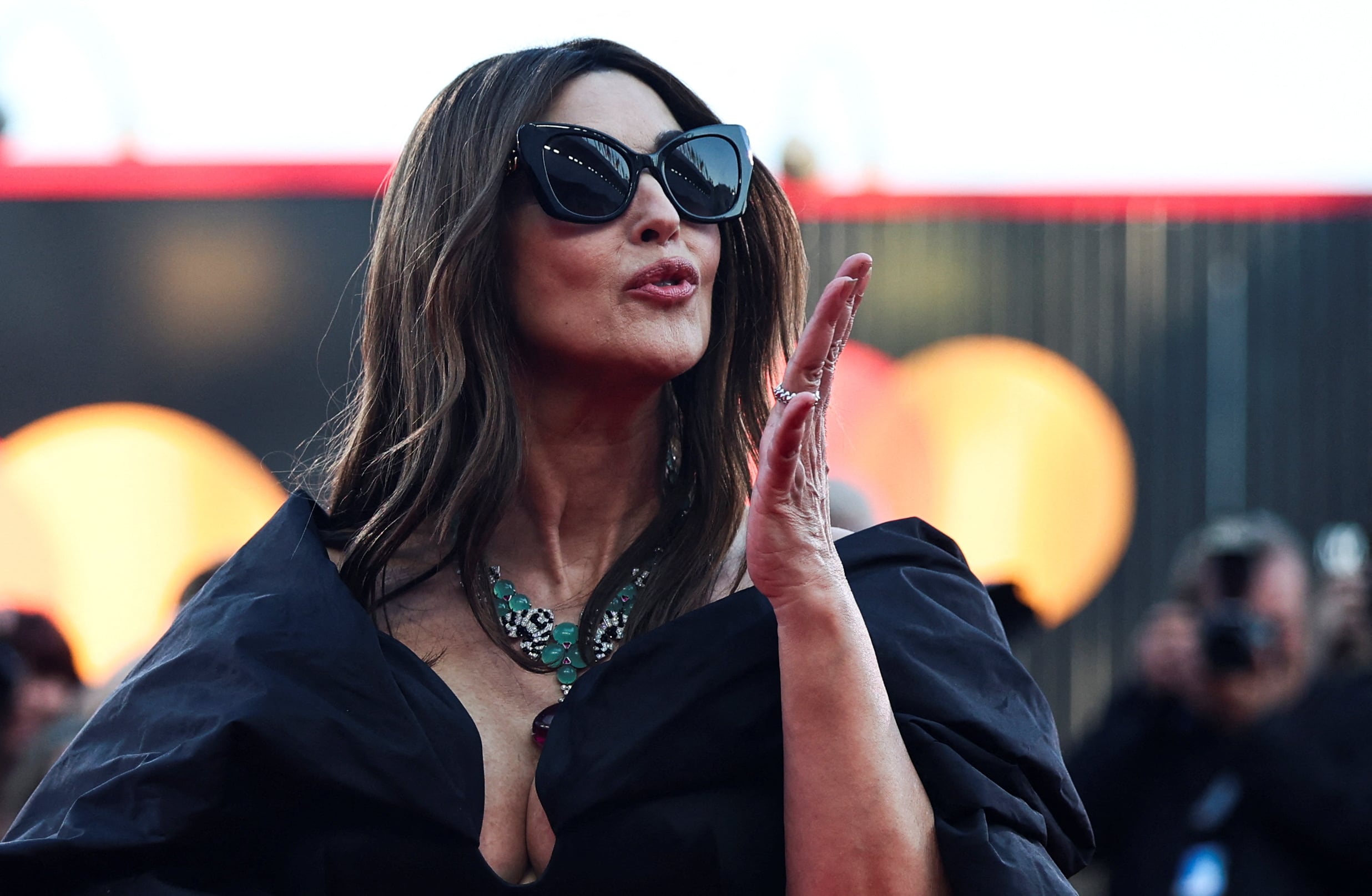 Rodeada de arte en Roma y París, Monica Bellucci reflexiona sobre el impacto de su entorno y la maternidad en su evolución artística (REUTERS/Louisa Gouliamaki)