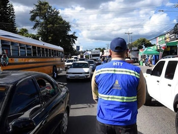 Los conductores solicitaron al Gobierno la creación de permisos o credenciales especiales que regulen la prestación del servicio mediante aplicaciones digitales.(FOTO: El Heraldo)